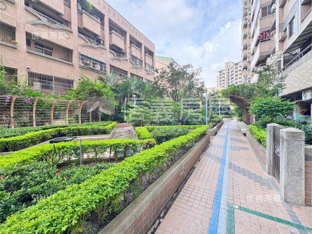 美麗殿五房大空間附車位房屋室內格局與周邊環境