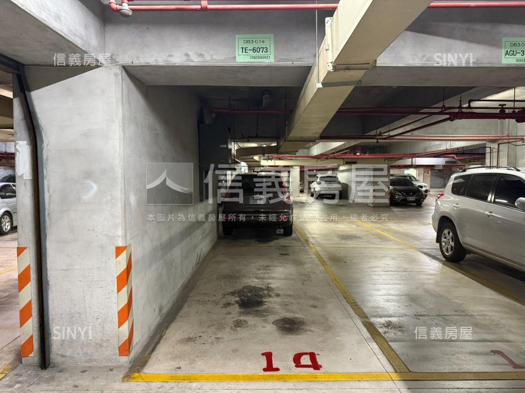 遠雄加州ＣＤ區坡平車位房屋室內格局與周邊環境