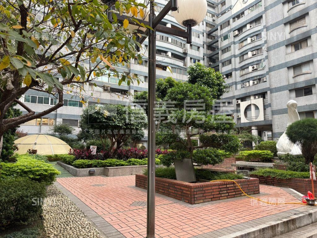 遠雄加州ＣＤ區坡平車位房屋室內格局與周邊環境