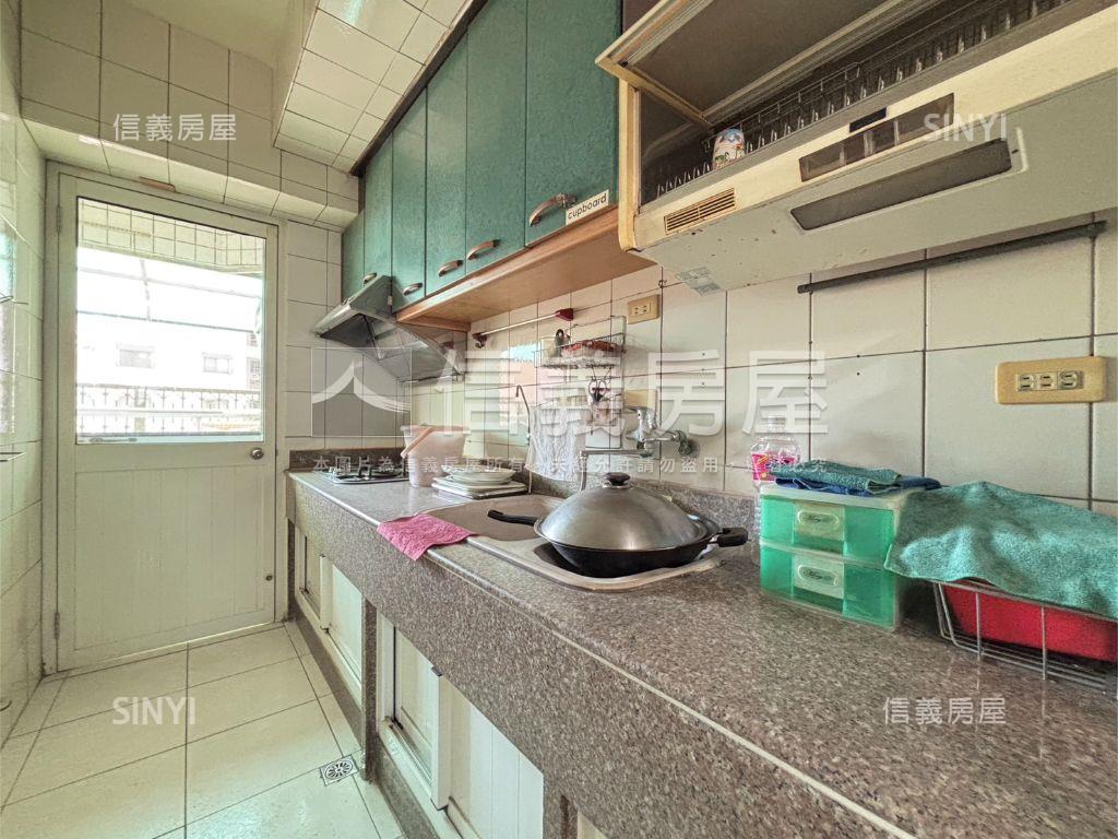 近都會公園高樓景觀大四房房屋室內格局與周邊環境