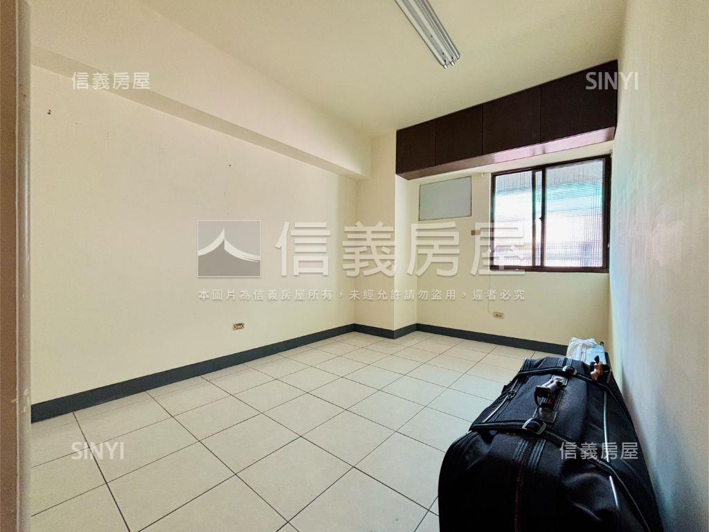 近都會公園高樓景觀大四房房屋室內格局與周邊環境