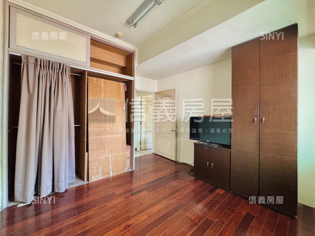 近都會公園高樓景觀大四房房屋室內格局與周邊環境