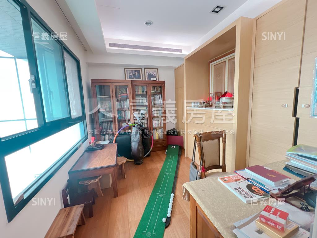 新巨蛋景觀四房車位房屋室內格局與周邊環境