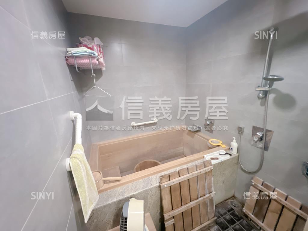 新巨蛋景觀四房車位房屋室內格局與周邊環境