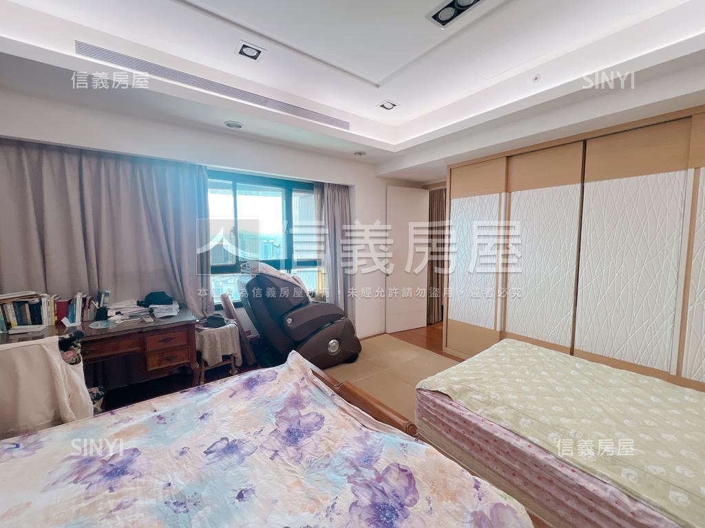 新巨蛋景觀四房車位房屋室內格局與周邊環境