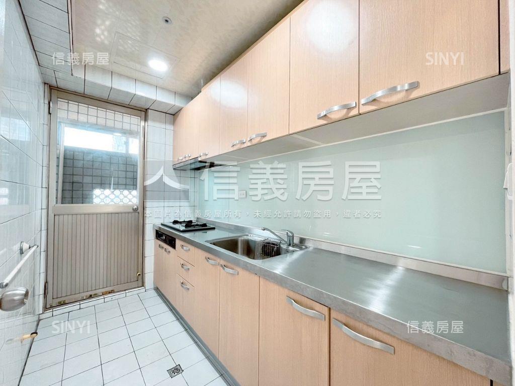 近中科★高樓美妝雙平車位房屋室內格局與周邊環境