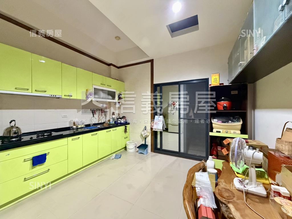 近捷運‧正街質感佳車墅房屋室內格局與周邊環境