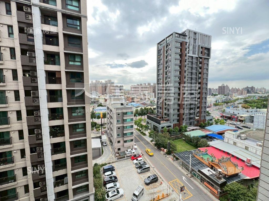 唯樂之丘帝王座兩房車位房屋室內格局與周邊環境