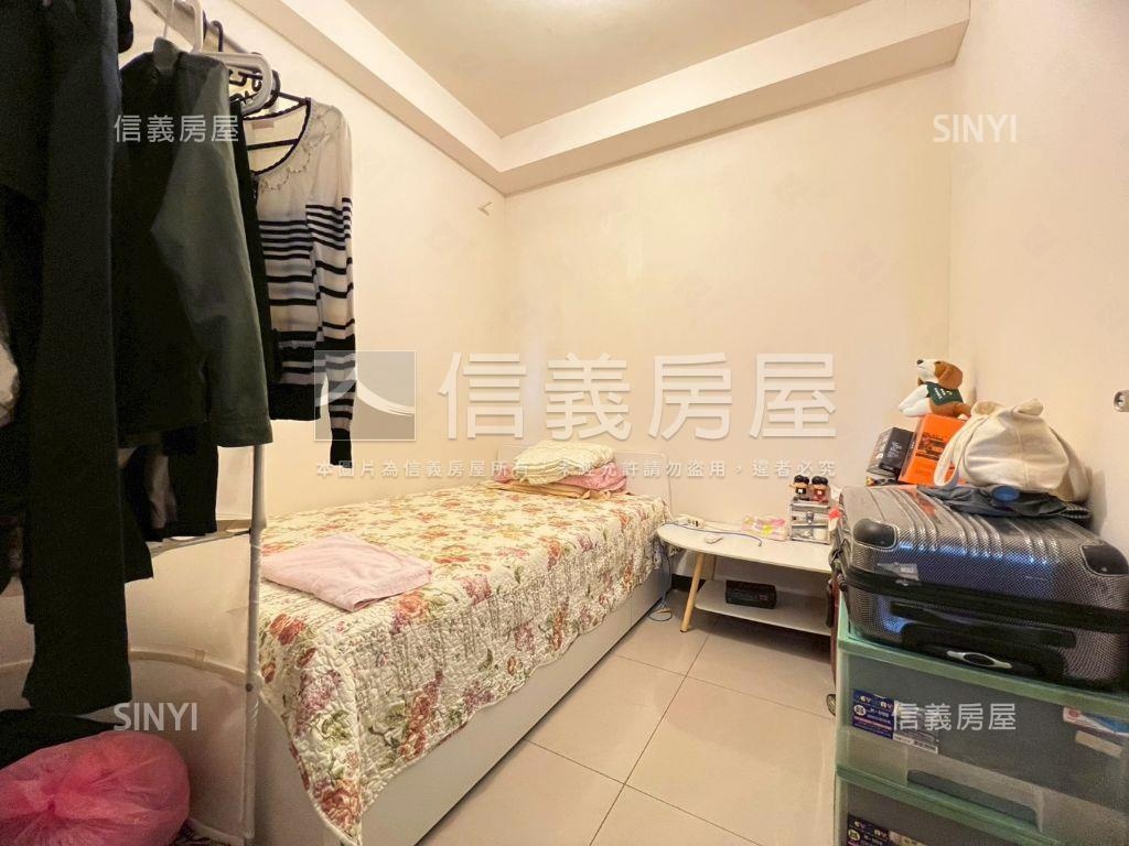 唯樂之丘帝王座兩房車位房屋室內格局與周邊環境