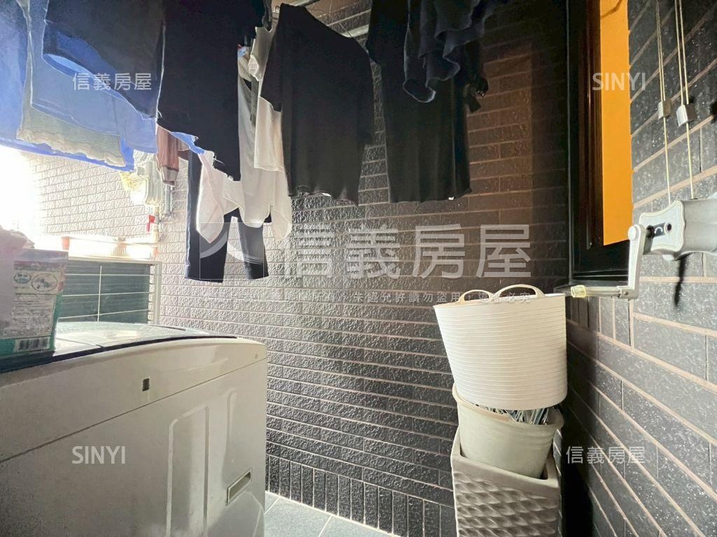 唯樂之丘帝王座兩房車位房屋室內格局與周邊環境