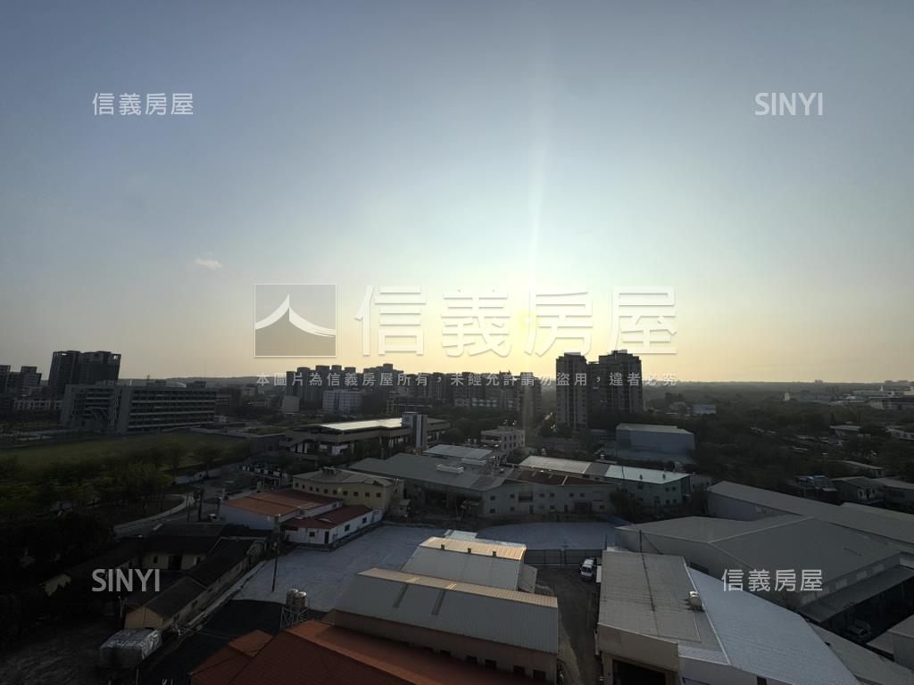 五權花園三房車位房屋室內格局與周邊環境