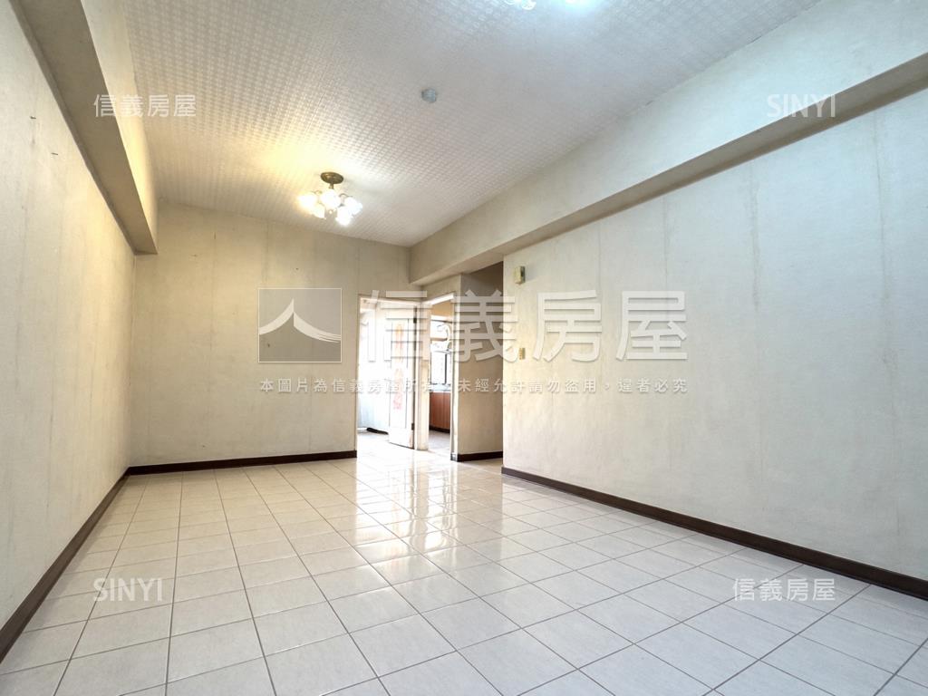 五權花園三房車位房屋室內格局與周邊環境