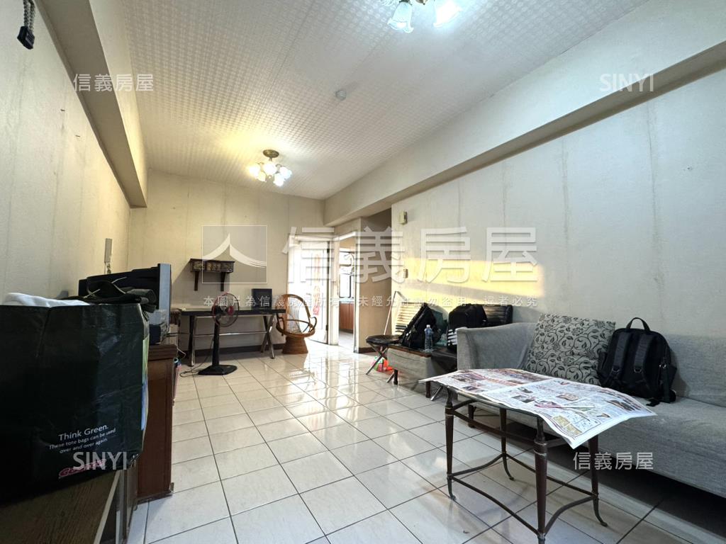 五權花園三房車位房屋室內格局與周邊環境