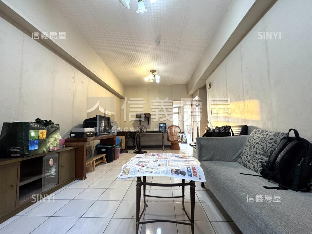 五權花園三房車位房屋室內格局與周邊環境