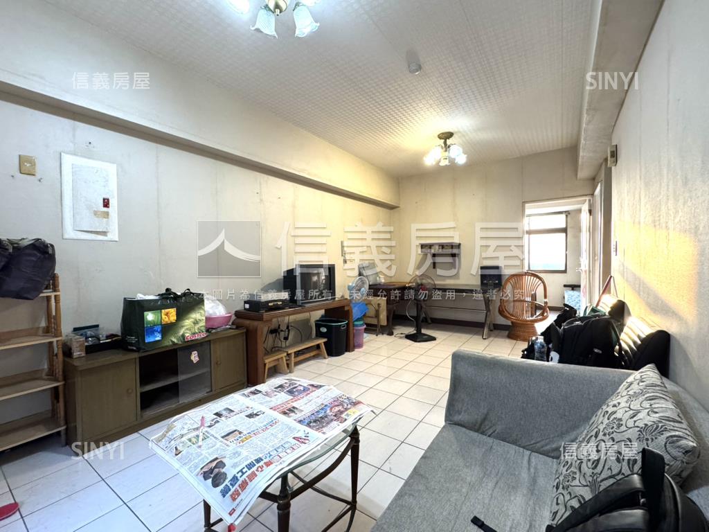 五權花園三房車位房屋室內格局與周邊環境