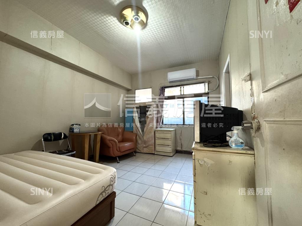 五權花園三房車位房屋室內格局與周邊環境