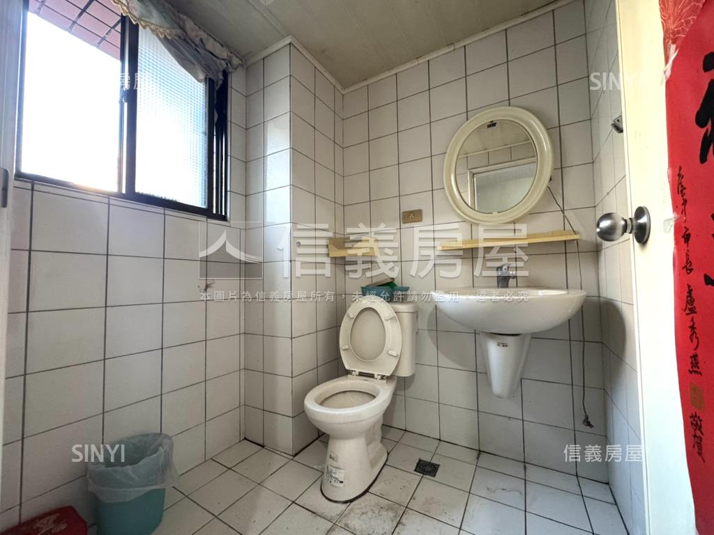 五權花園三房車位房屋室內格局與周邊環境