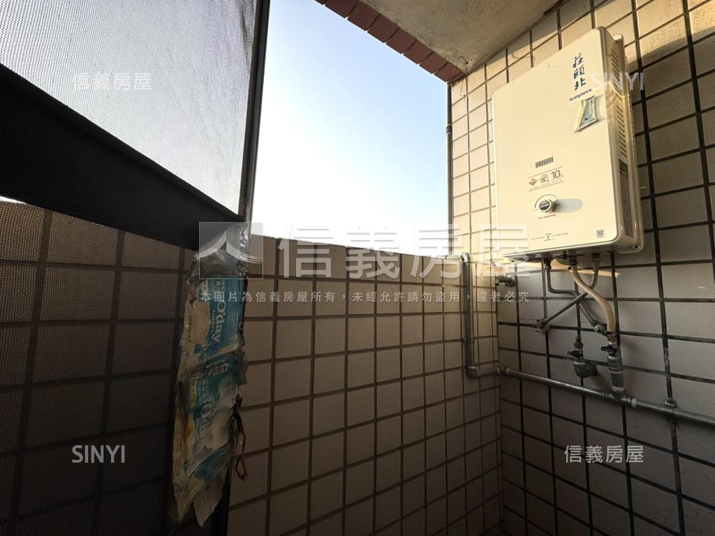 五權花園三房車位房屋室內格局與周邊環境