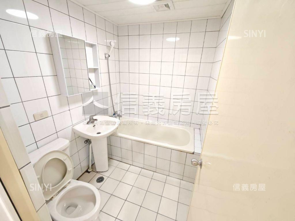 低總小資美妝華廈２房房屋室內格局與周邊環境
