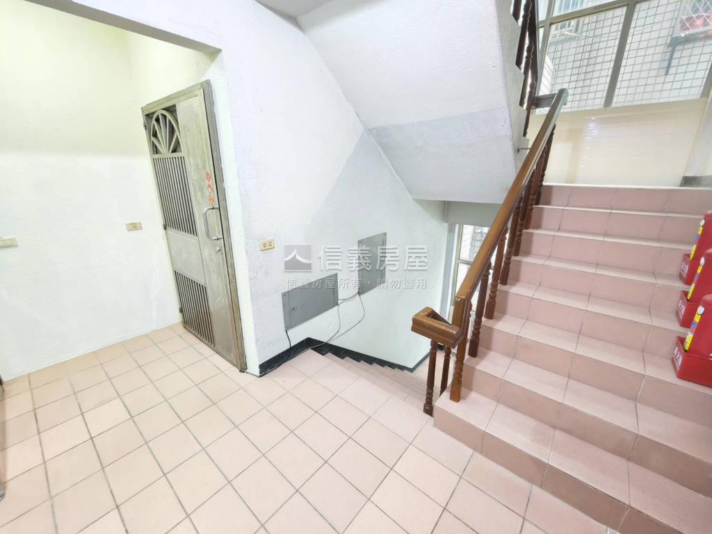 低總小資裝潢華廈２房房屋室內格局與周邊環境