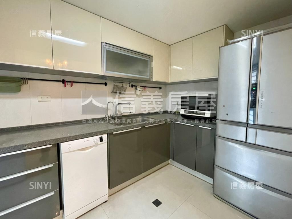 豐富公園視野戶子母車位房屋室內格局與周邊環境