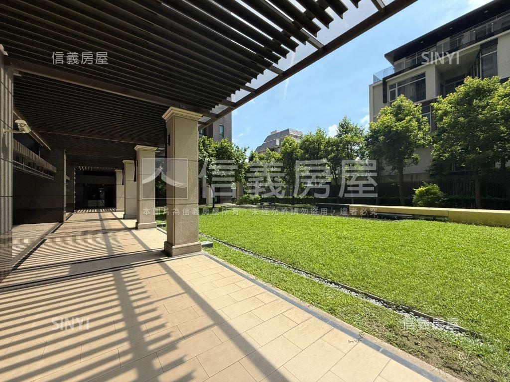 豐富公園視野戶子母車位房屋室內格局與周邊環境