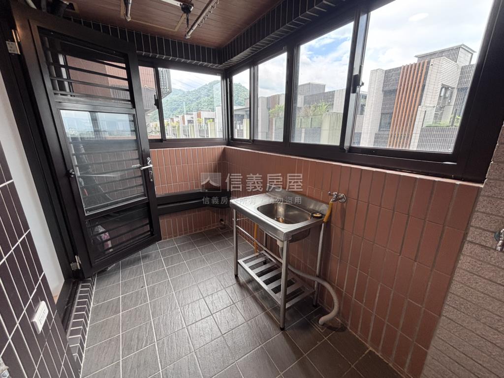 美麗山林精美綠景四房房屋室內格局與周邊環境