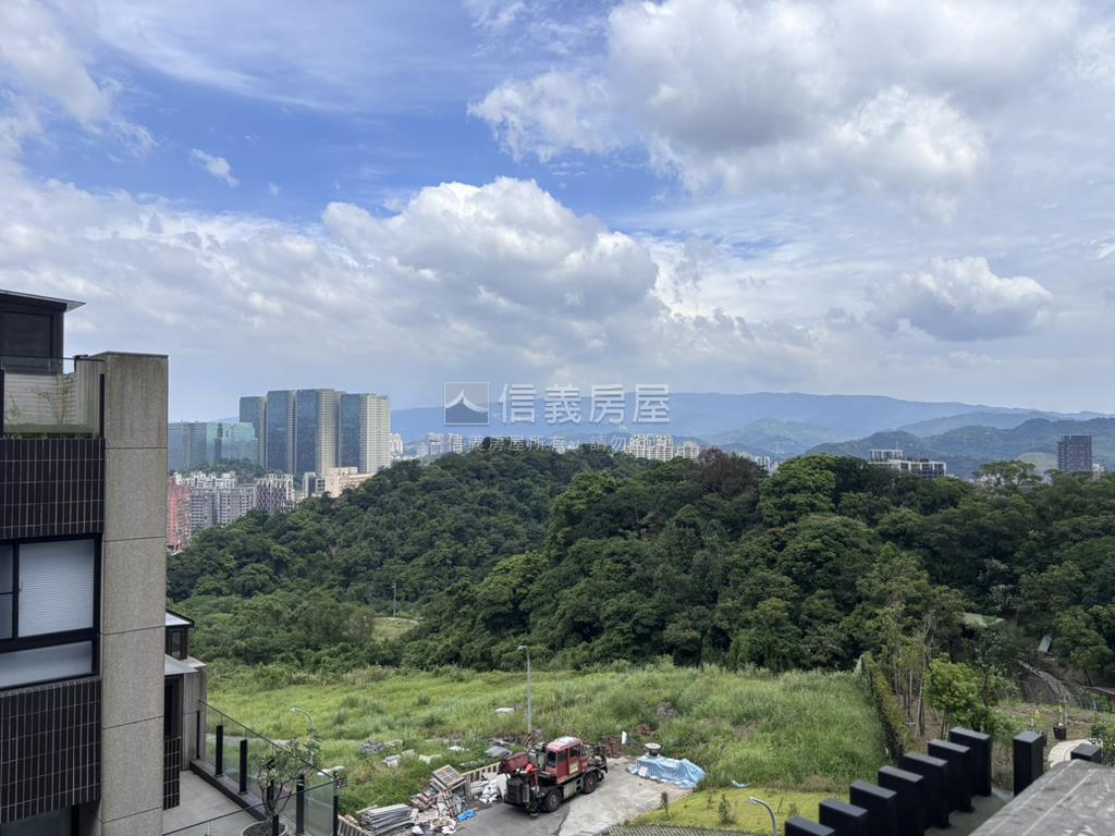 美麗山林精美綠景四房房屋室內格局與周邊環境