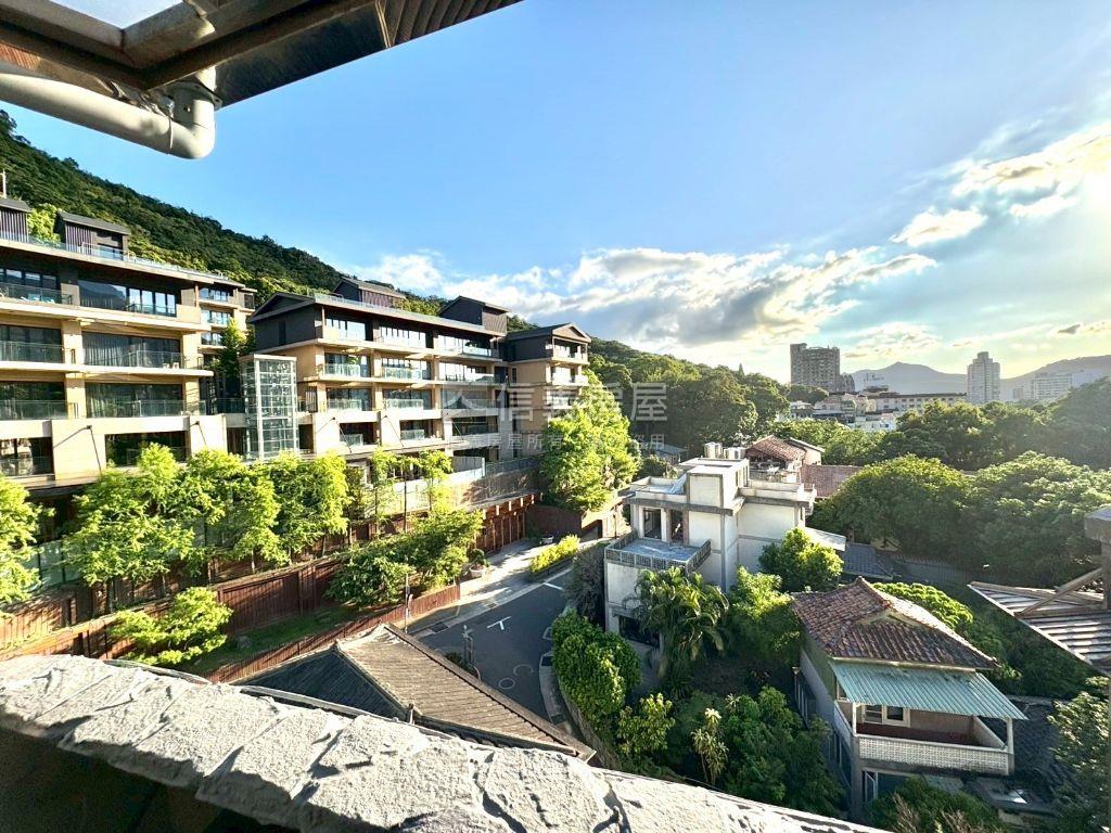 溫泉路精裝頂加美寓房屋室內格局與周邊環境