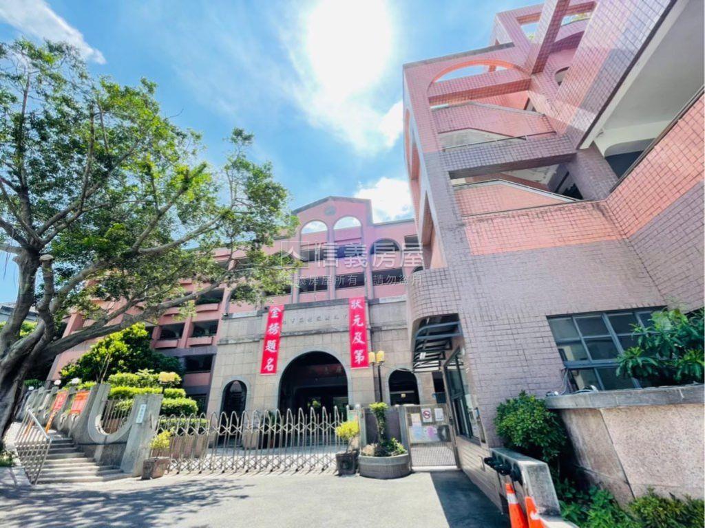 溫泉路精裝頂加美寓房屋室內格局與周邊環境