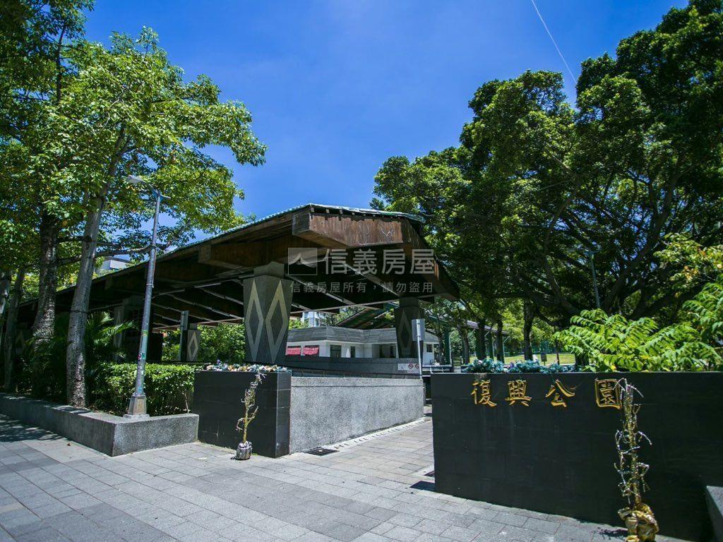 溫泉路精裝頂加美寓房屋室內格局與周邊環境