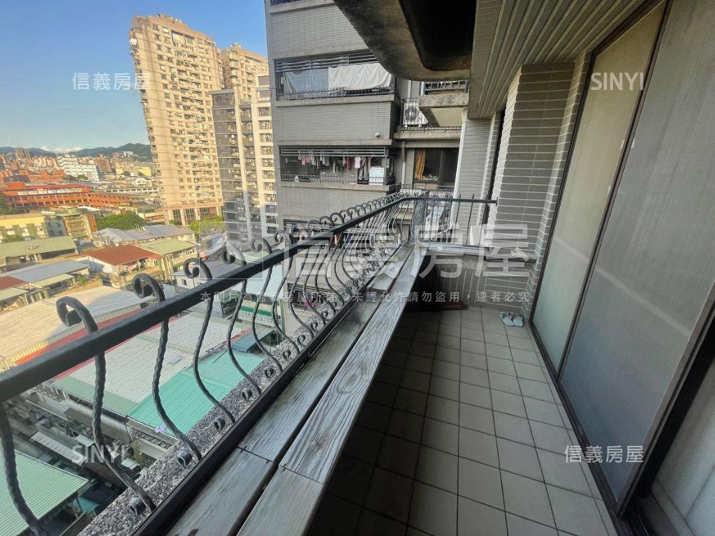 大坪林高峰會採光景觀吉品房屋室內格局與周邊環境
