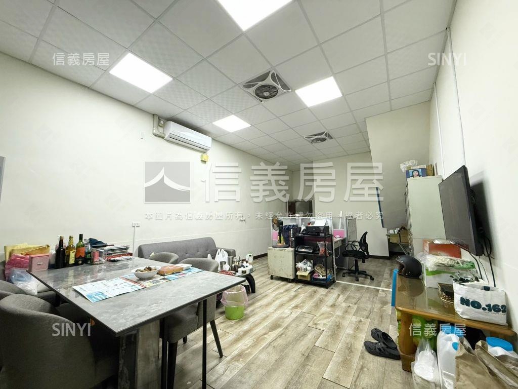 仁武前路後巷黃金透店房屋室內格局與周邊環境