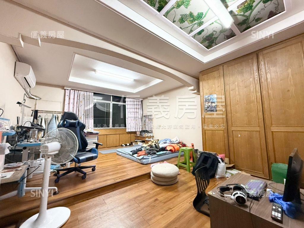 仁武前路後巷黃金透店房屋室內格局與周邊環境