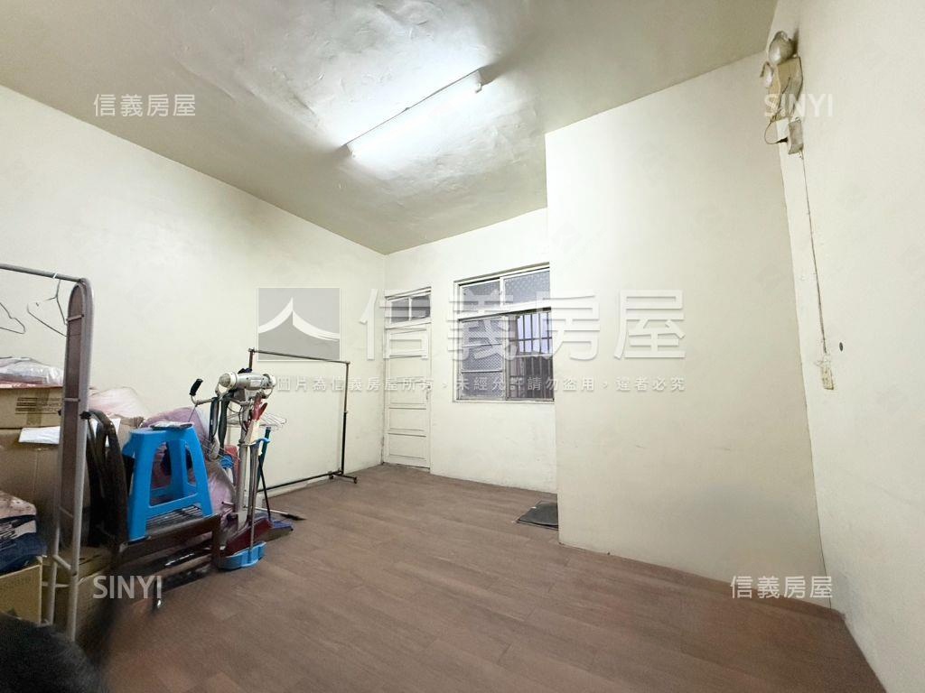 仁武前路後巷黃金透店房屋室內格局與周邊環境