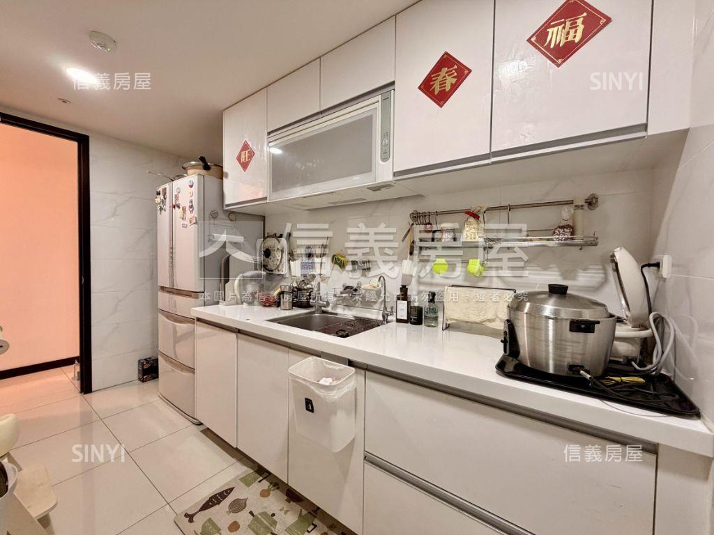 世紀雙星精美三房平面車位房屋室內格局與周邊環境