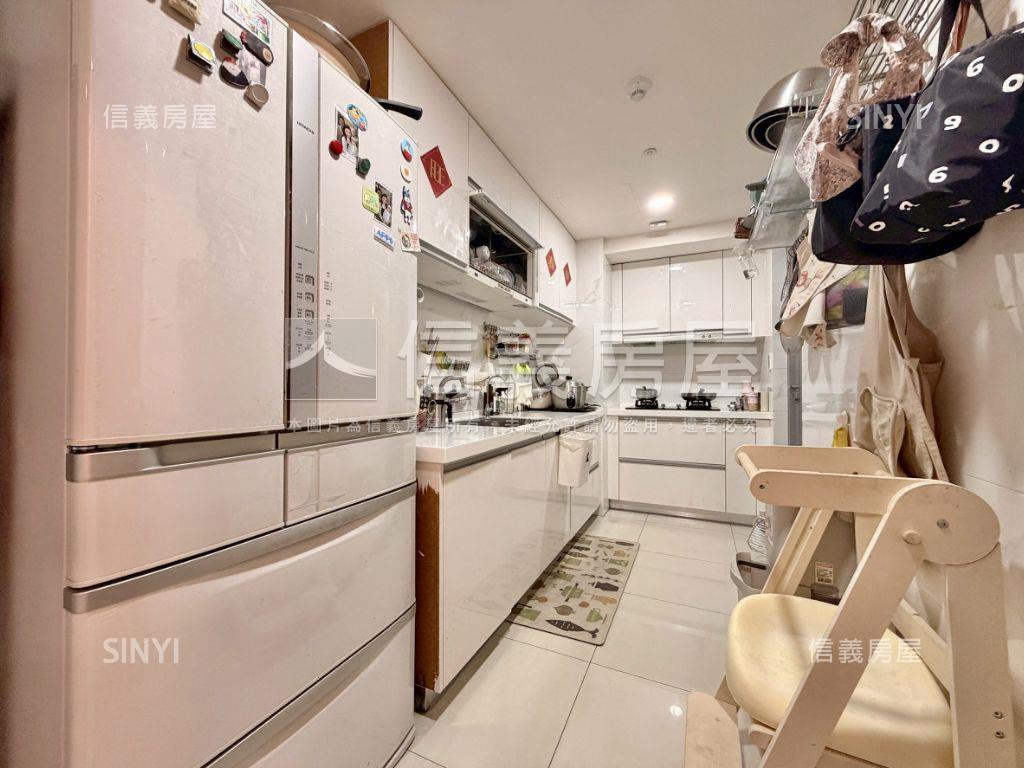 世紀雙星精美三房平面車位房屋室內格局與周邊環境