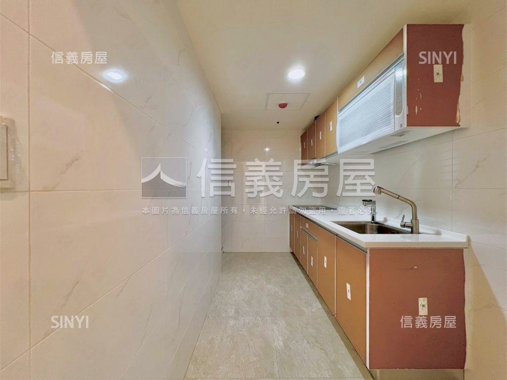 愛琴海落日三房平車房屋室內格局與周邊環境