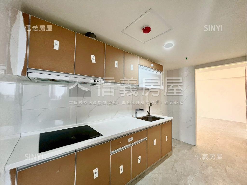 愛琴海落日三房平車房屋室內格局與周邊環境