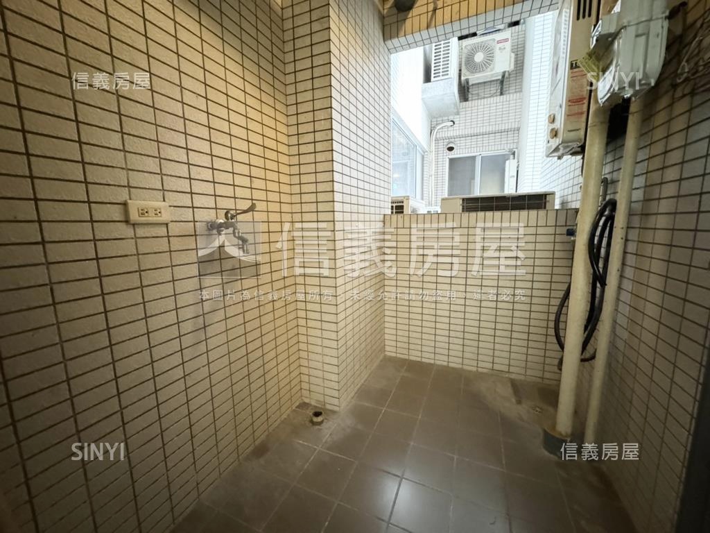 近捷運!世界之心兩房兩衛房屋室內格局與周邊環境