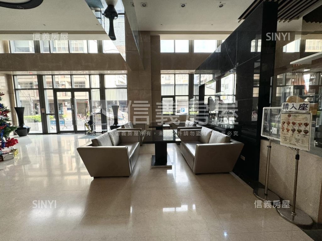 近捷運!世界之心兩房兩衛房屋室內格局與周邊環境