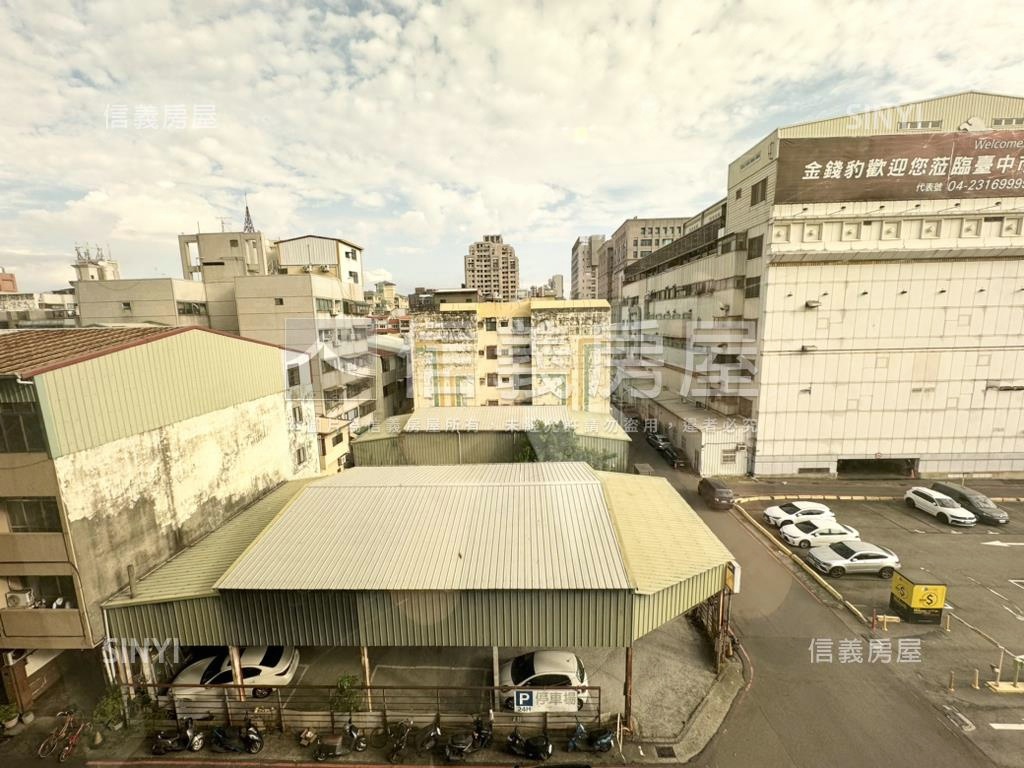 近捷運!世界之心兩房兩衛房屋室內格局與周邊環境