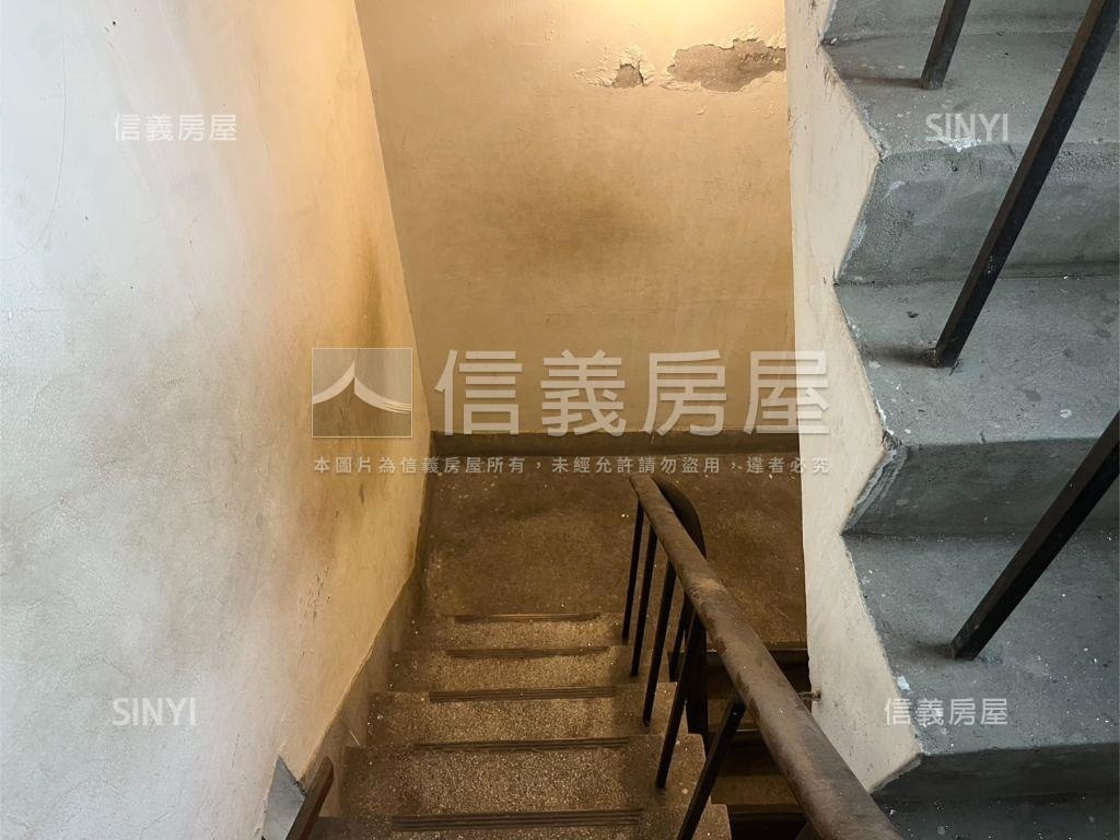 大雅正中山北路金店面房屋室內格局與周邊環境