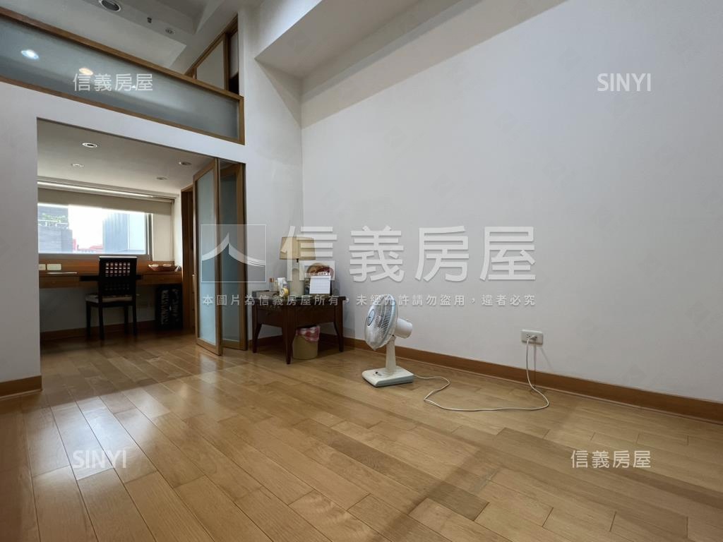 中山國中捷運稀有當代復興房屋室內格局與周邊環境