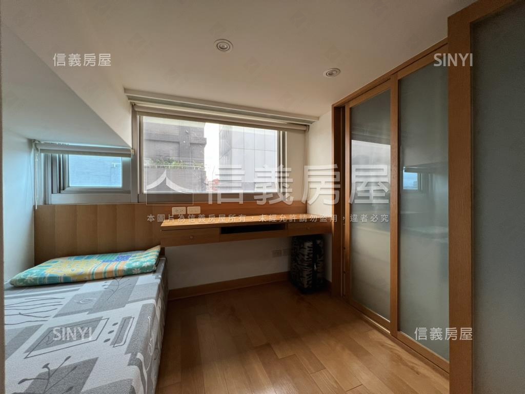 中山國中捷運稀有當代復興房屋室內格局與周邊環境
