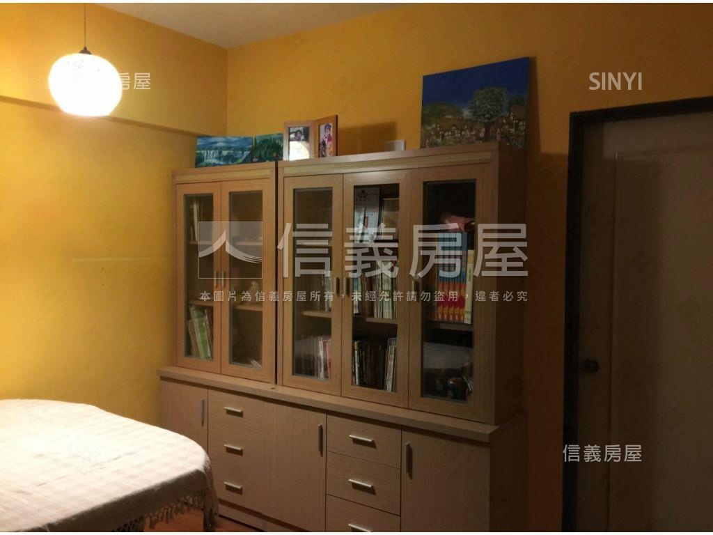 繁榮八佰三房車位房屋室內格局與周邊環境