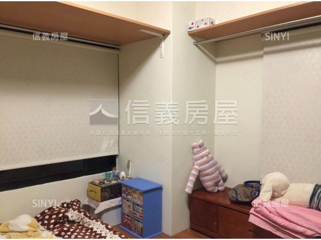 繁榮八佰三房車位房屋室內格局與周邊環境