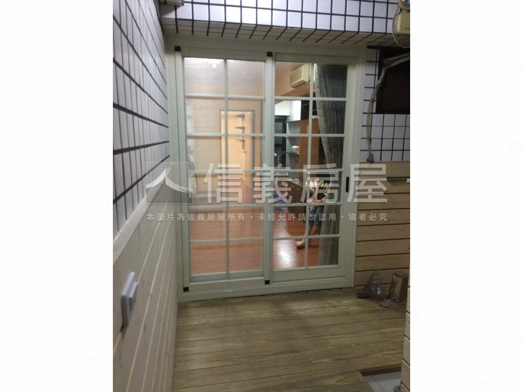 繁榮八佰三房車位房屋室內格局與周邊環境