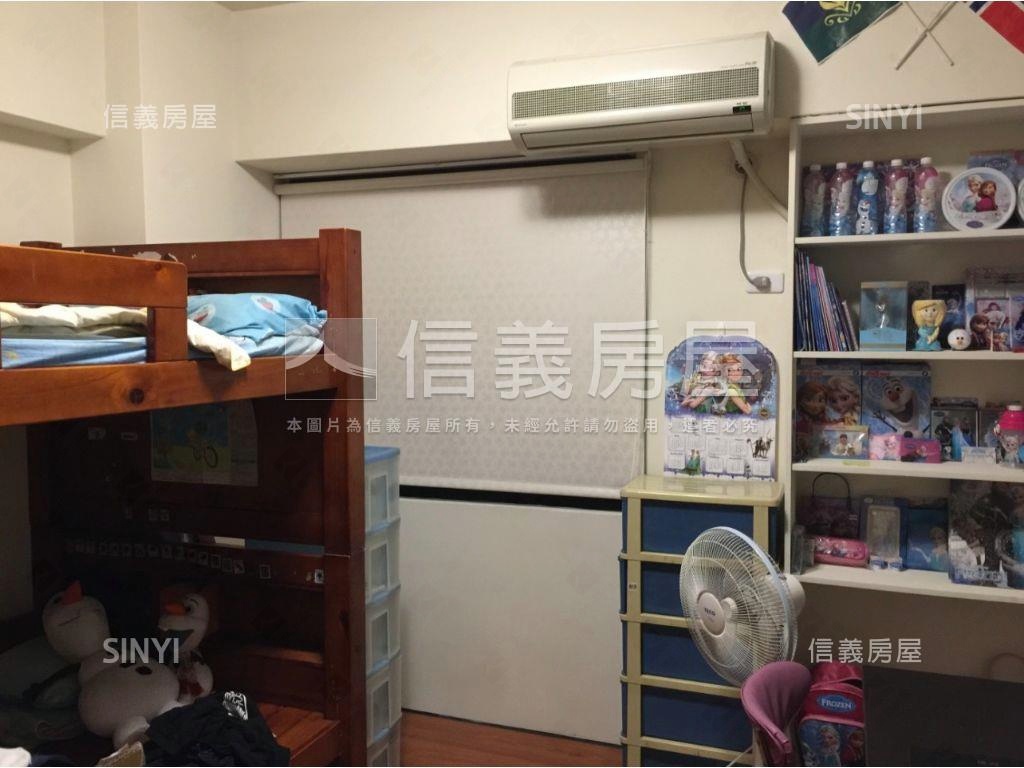 繁榮八佰三房車位房屋室內格局與周邊環境