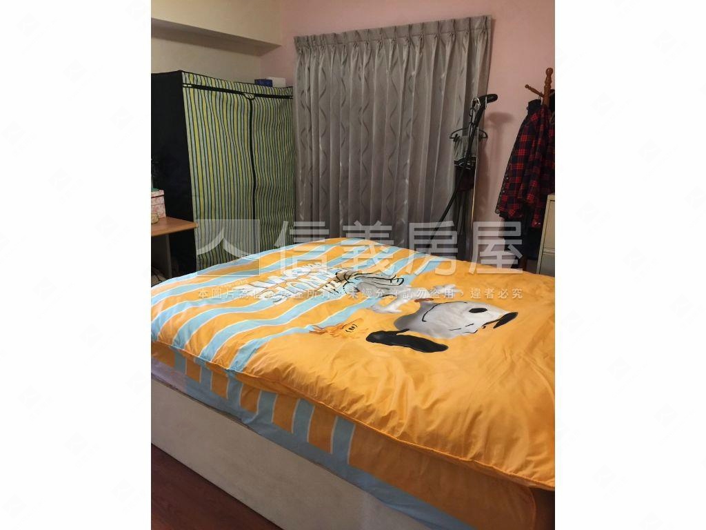 繁榮八佰三房車位房屋室內格局與周邊環境